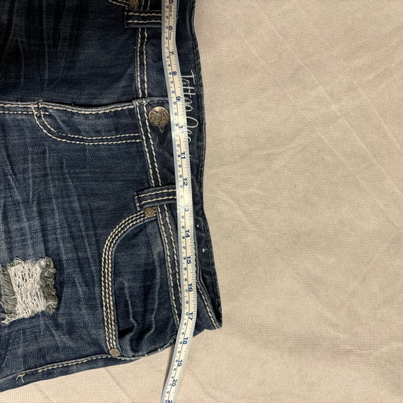 Ladies Tattoo Miley capri. Ripped patch distressed with embroidered back pockets - Picture 4 of 7